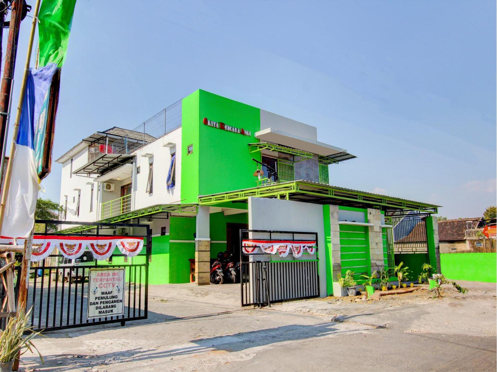 Super Oyo 93012 Griya Kencana Asri Syariah Lawean Zewnętrze zdjęcie